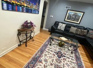 7850 Lamon Ave APT 1, Skokie, IL 60077