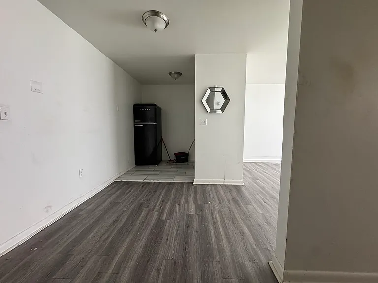 100-210 Benton St — Photo 3
