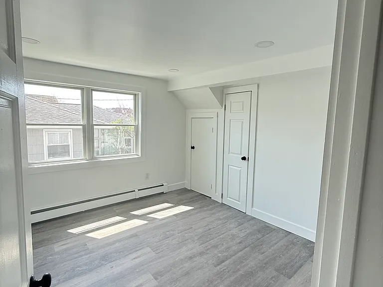 610 Laurelton Blvd #3 — Photo 13