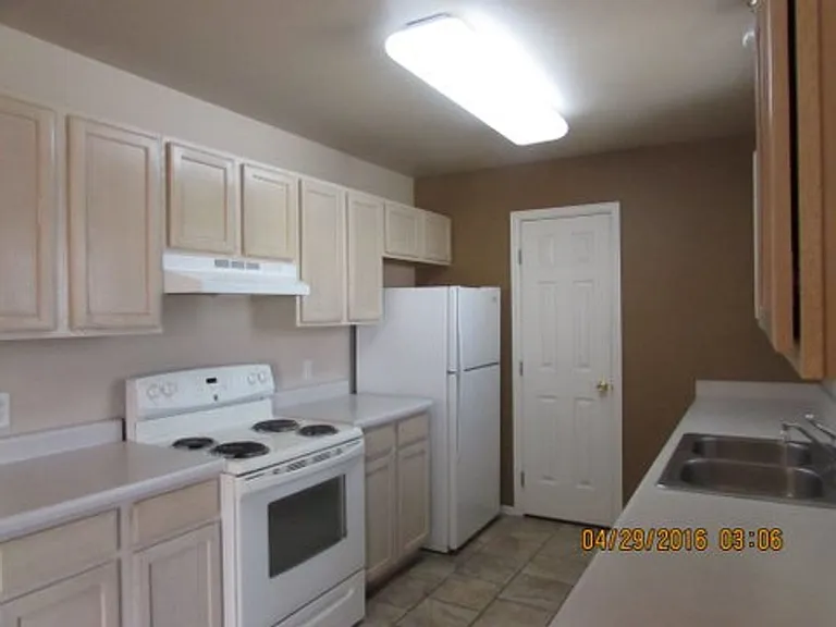 2962 N Ronlin Ave — Photo 4
