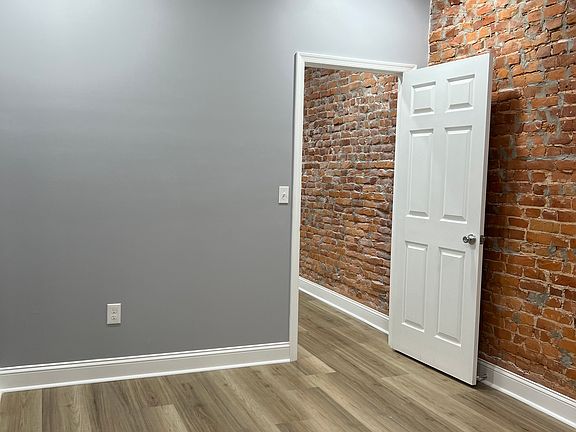 3rd image of 3320 N Park Ave #1
