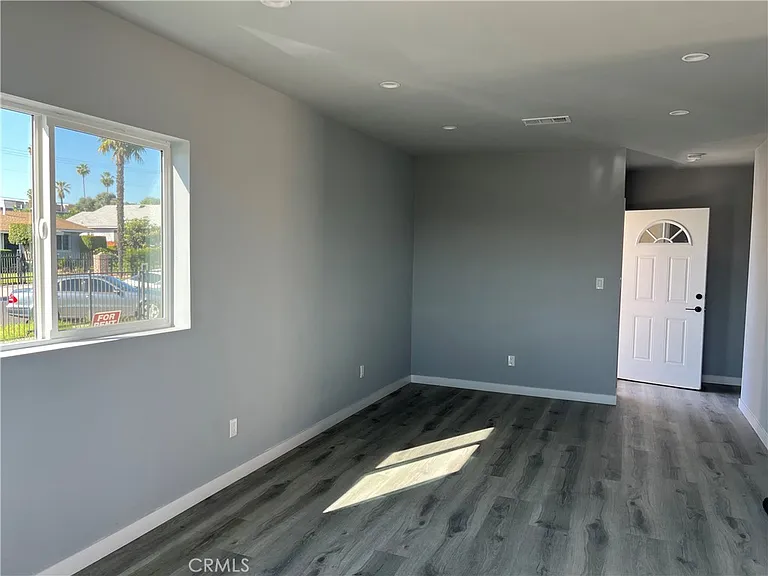 1215 W 104th — Photo 2