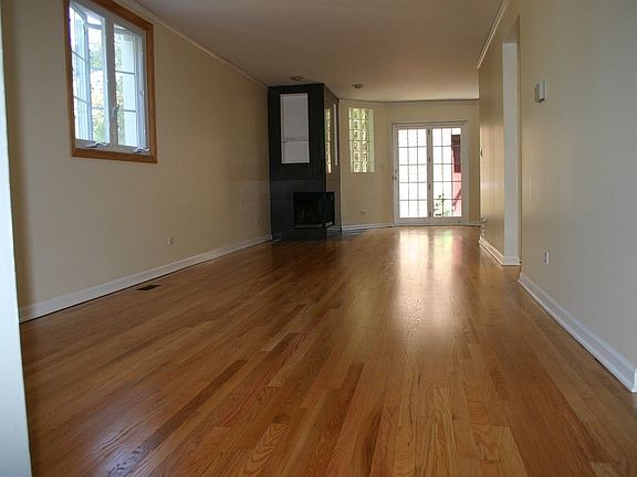 3rd image of 1831 N Sheffield Ave #A
