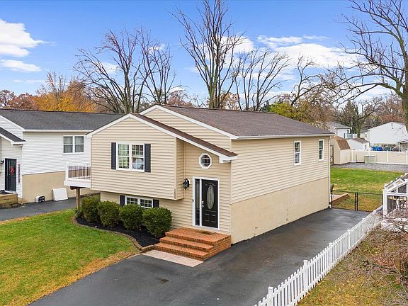 4th image of 1609 Annapolis Dr