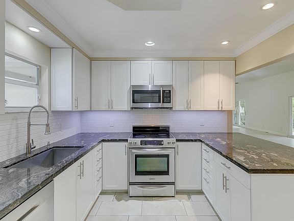 3rd image of 11740 NW 24th St