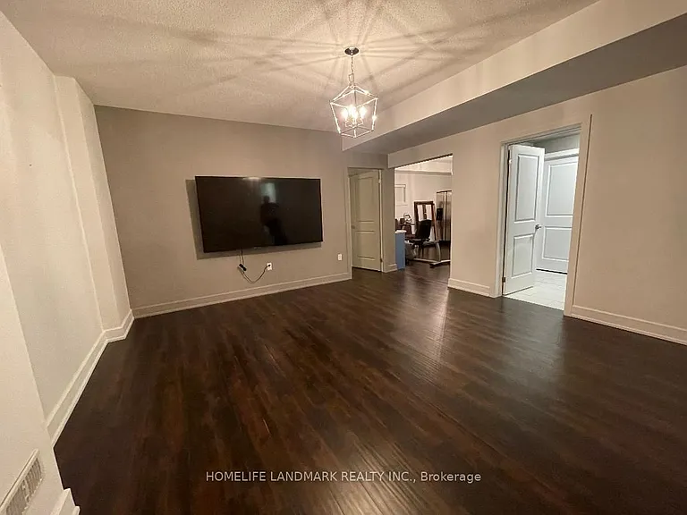 8 Kent Matthew St #BASEMENT — Photo 7