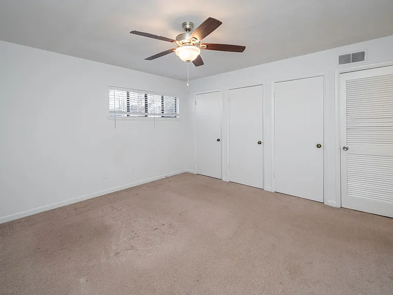 Dana Apartments — Photo 28
