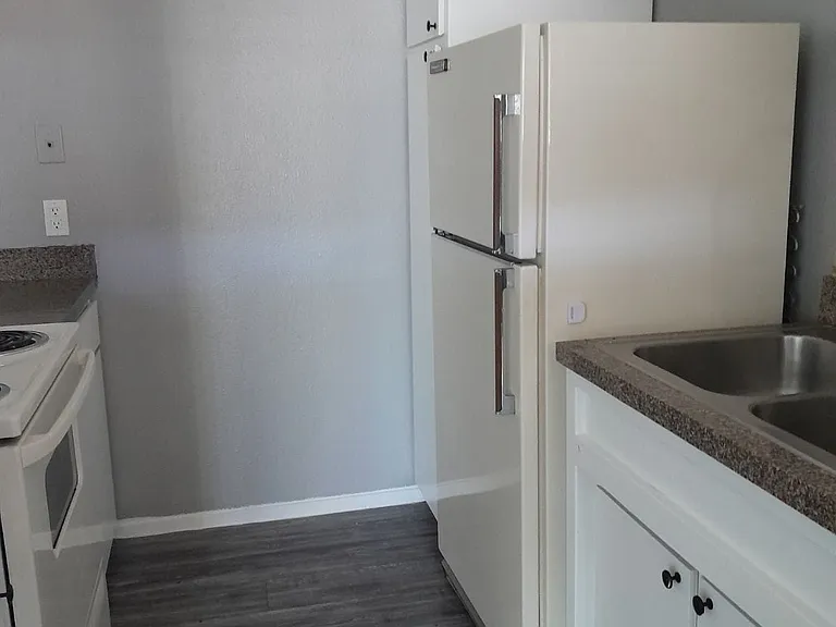 Saddle Ridge Apartments — Photo 42