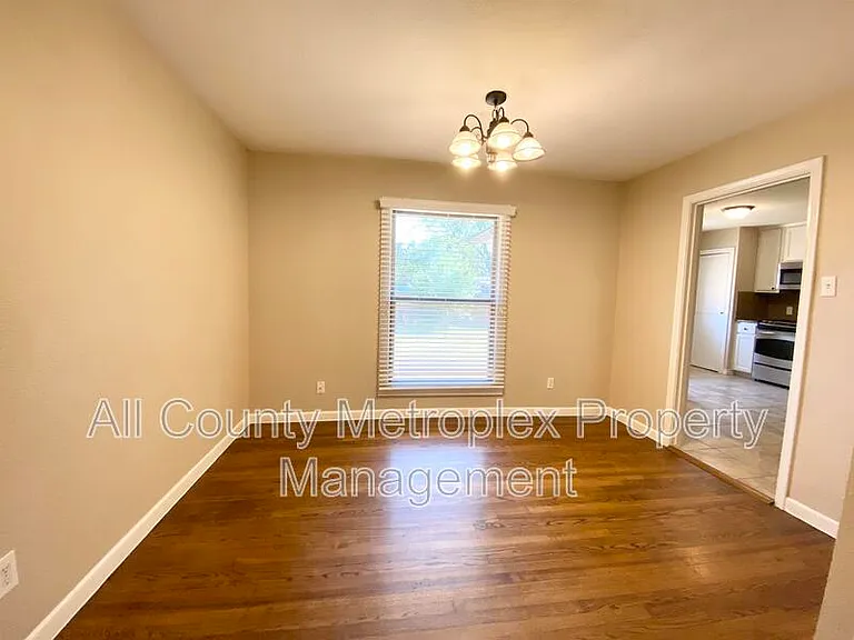 9560 Mercer Dr — Photo 4