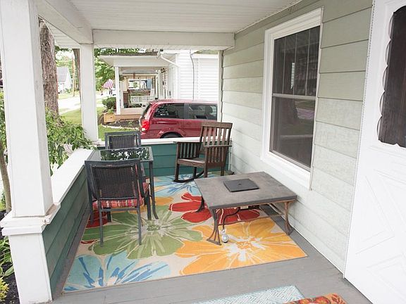 2nd image of 282 N Pardee St