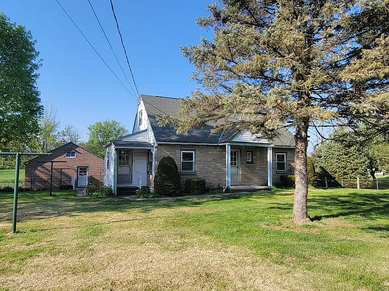 848 Stone Hill Rd — Photo 8