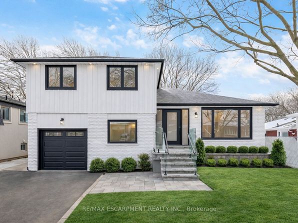 2276 Wyandotte Dr, Oakville, ON L6L 2T5