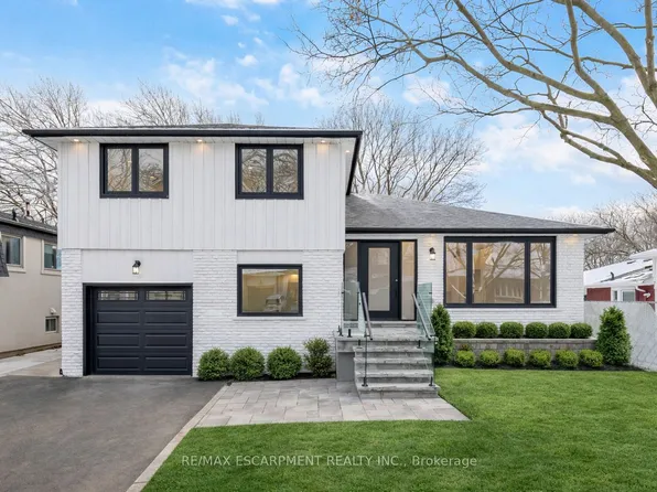 2276 Wyandotte Dr, Oakville, ON L6L 2T5