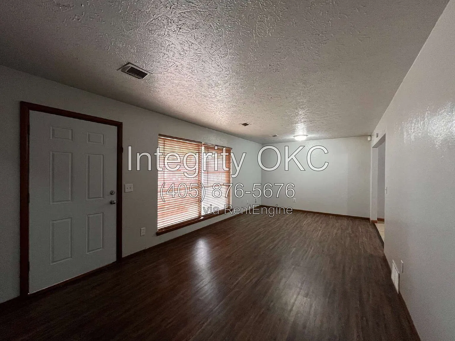 3 bed, 1.5 bath, 1071 sqft, $1,180 — Photo 3