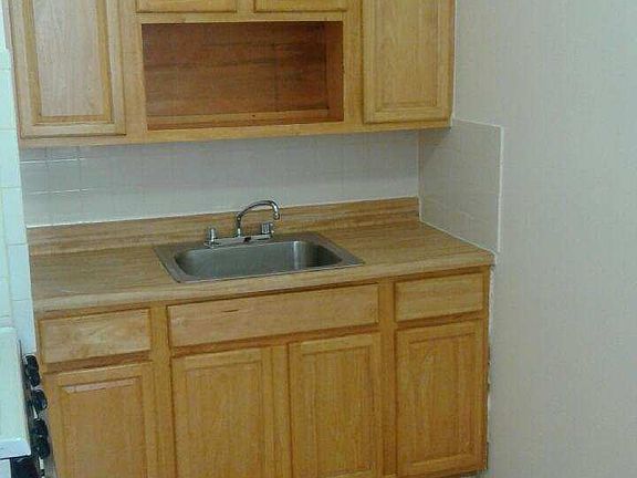 4th image of 2100 Beekman Pl APT 1S