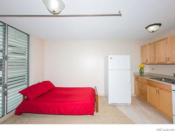 4th image of 620 Sheridan St APT 401