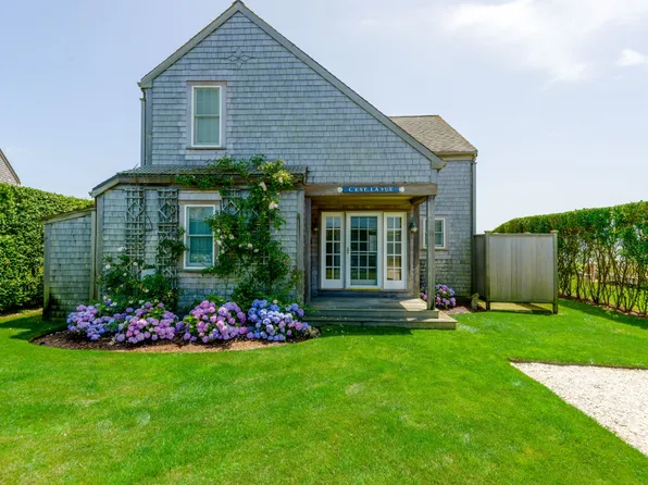 19 Wanoma Way, Nantucket, MA 02554