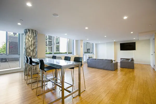 Rented by REAL New York | media 19