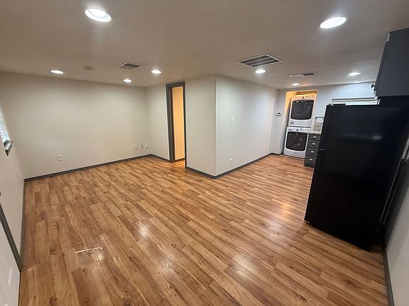 2nd image of 2618 22nd St #2618
