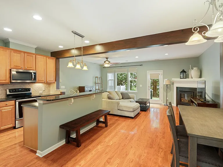 2825 Casona Way — Photo 10