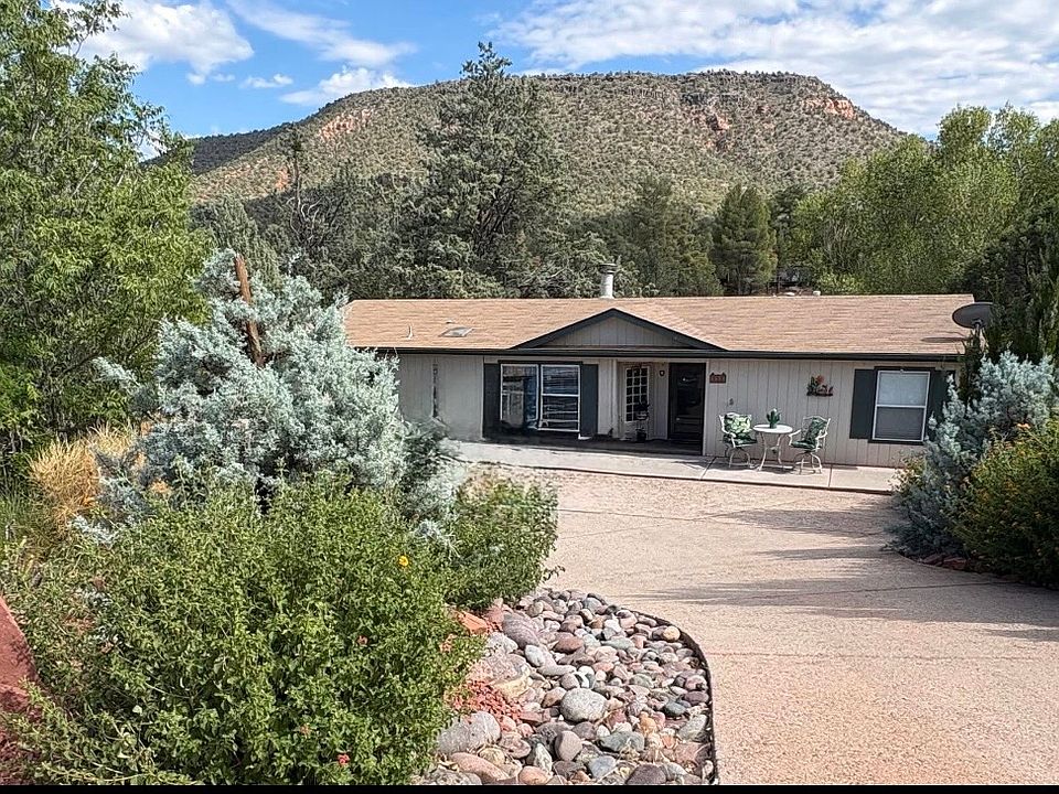 Home with Mountain View nestled back off road for maximum privacy.