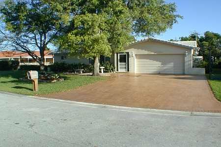 1st image of 10601 NW 41st St