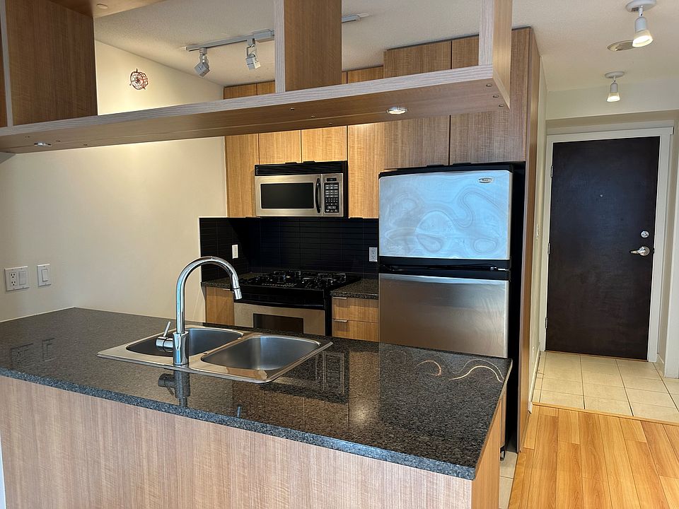 1st image of 1010 Richards St #806