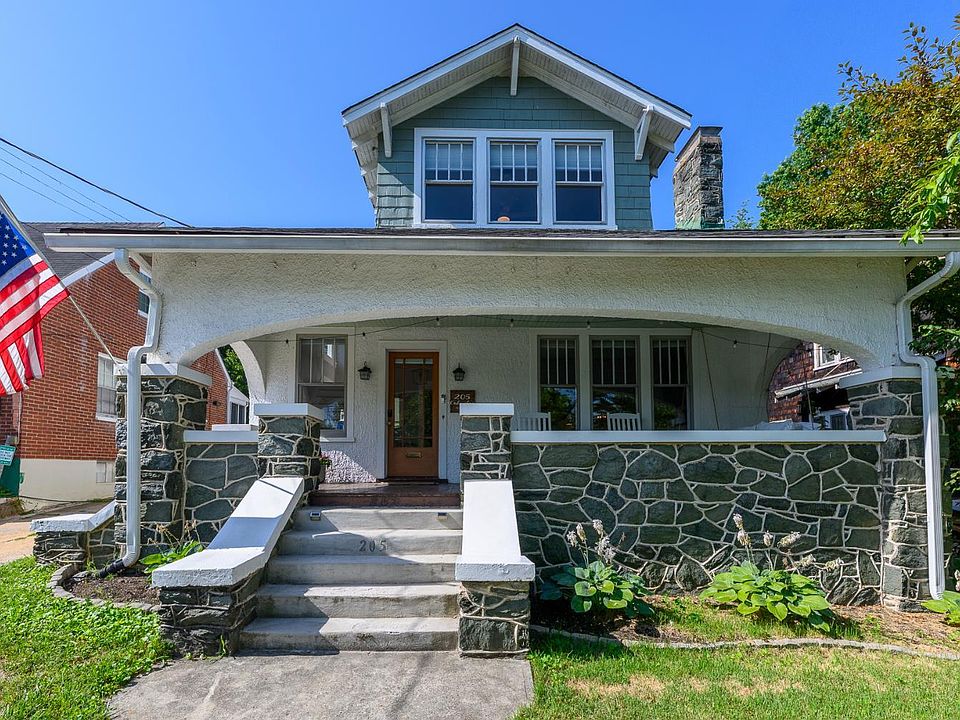 1st image of 205 Oakridge Blvd