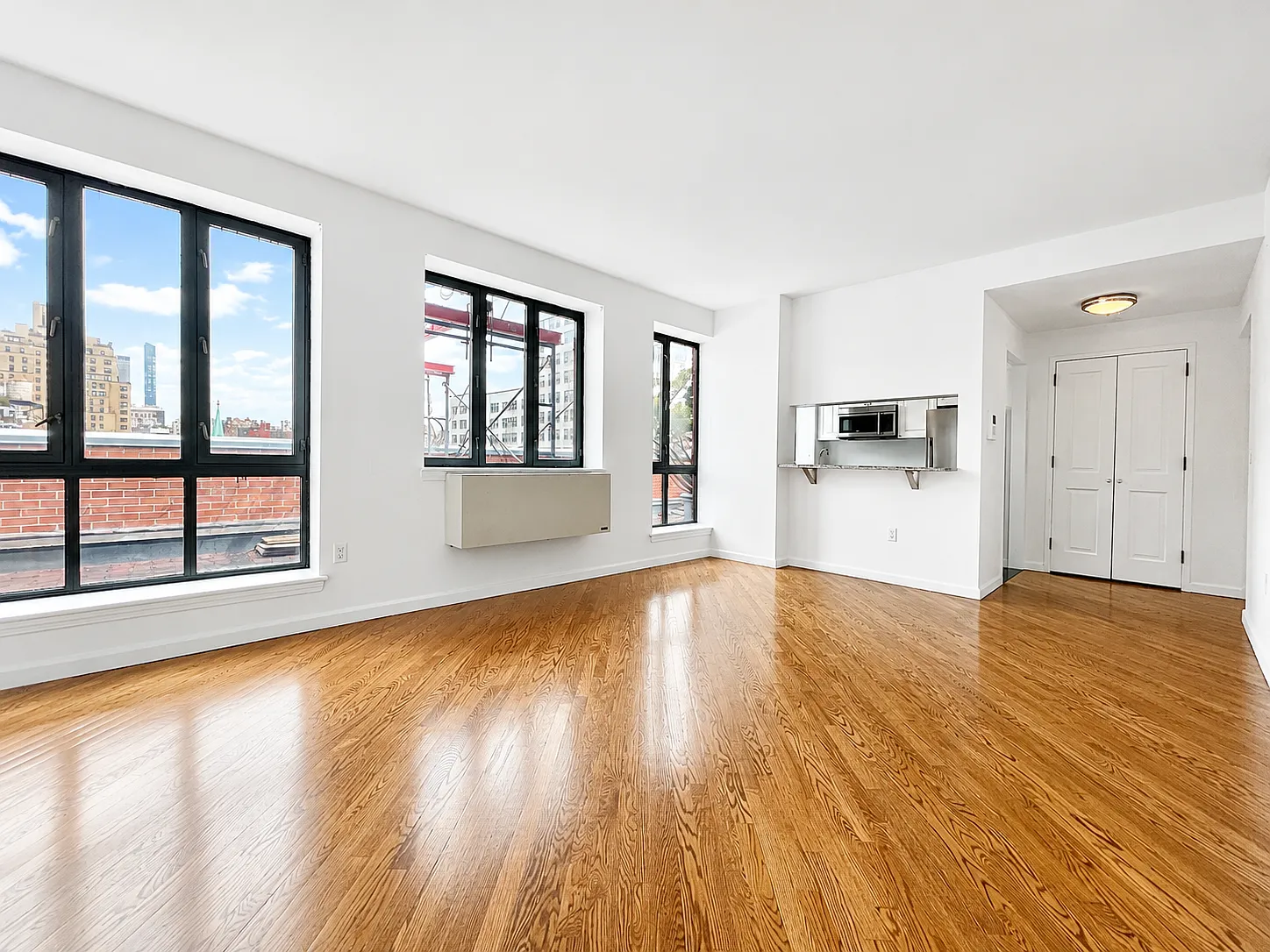 401 West 22nd Street — Photo 4