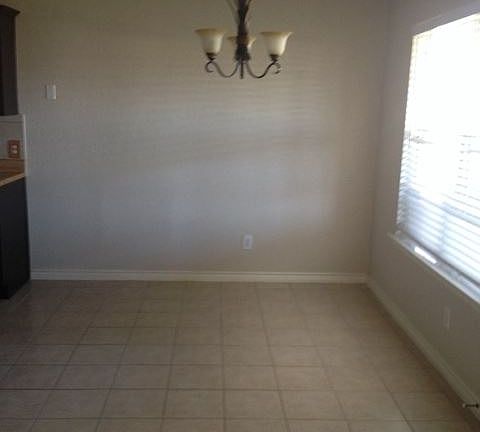 4th image of 1502 Jefferis Ave