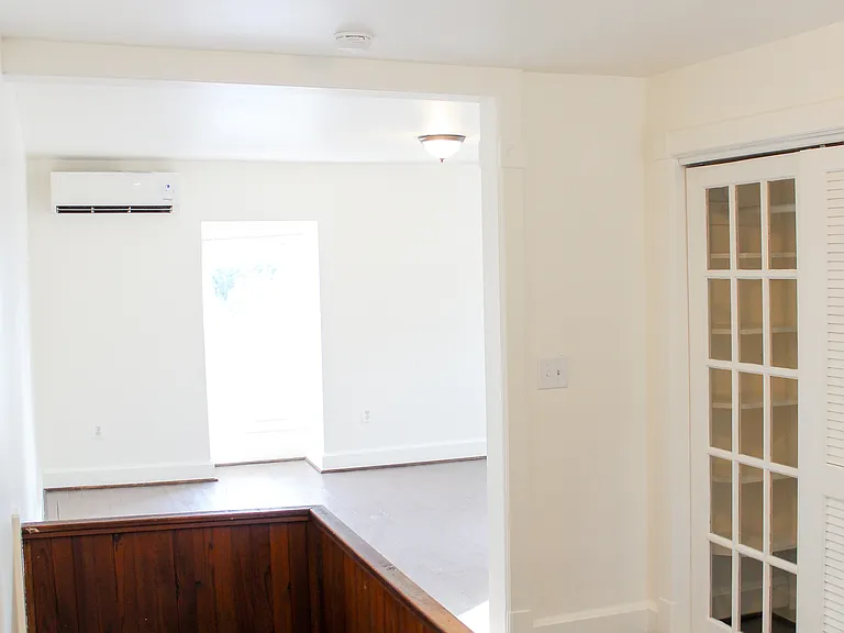 732 Salem Ave — Photo 23