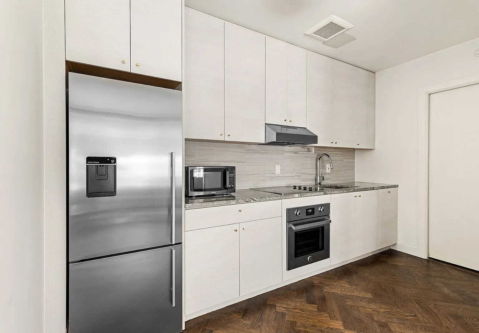 531 Vanderbilt Avenue — Photo 2