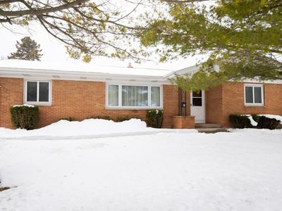 176 W 25th Ave, Oshkosh, WI, 54902