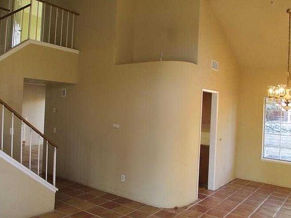 Living room/ Dining / Stairs