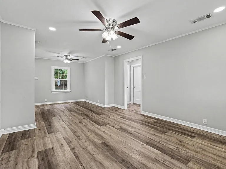 221 W Taylor St — Photo 23