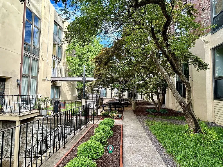1523 S 10th St #109 — Photo 17