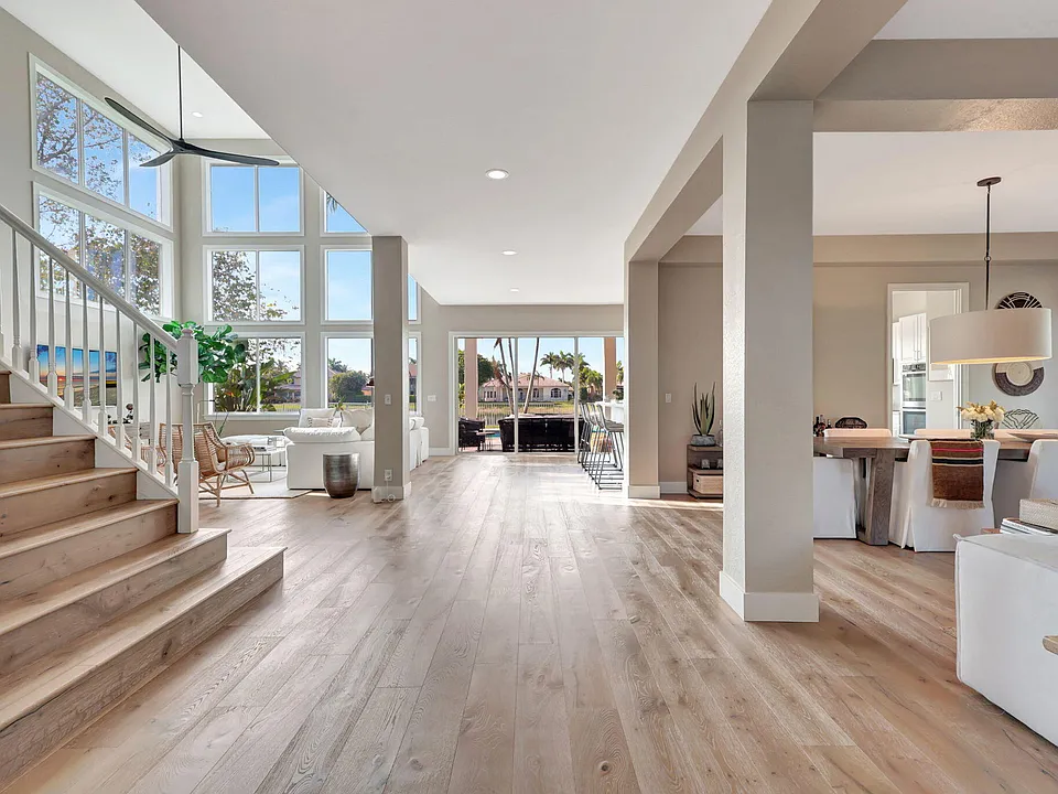 11615 Paradise Cove Ln