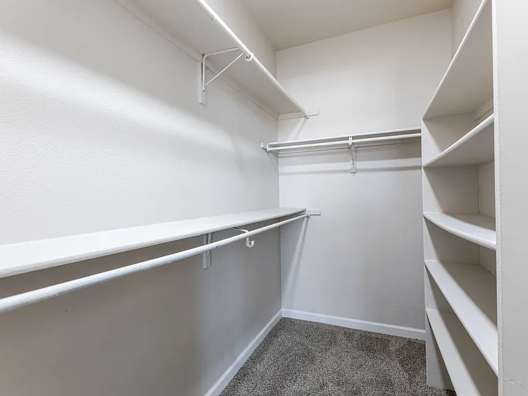 Pavilions at Silver Sage Apartments — Photo 33
