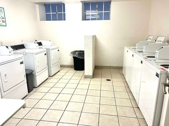 4th image of 615 S Virgil Ave #59e1ec9ea