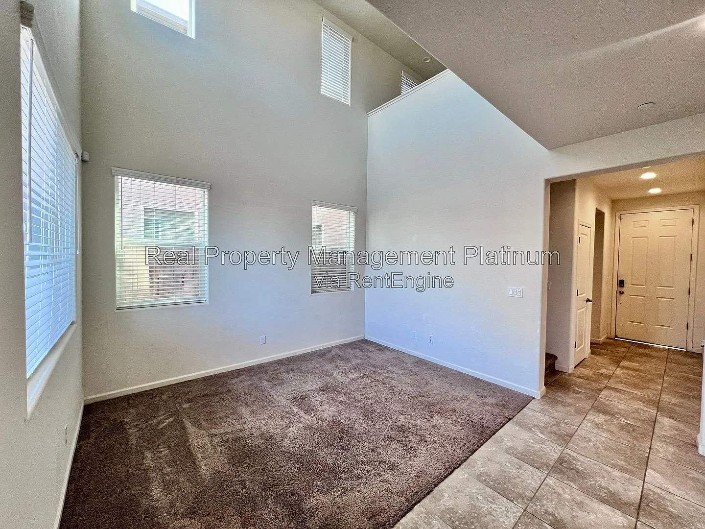 3 bed, 2.5 bath, 1392 sqft, $2,250 — Photo 3