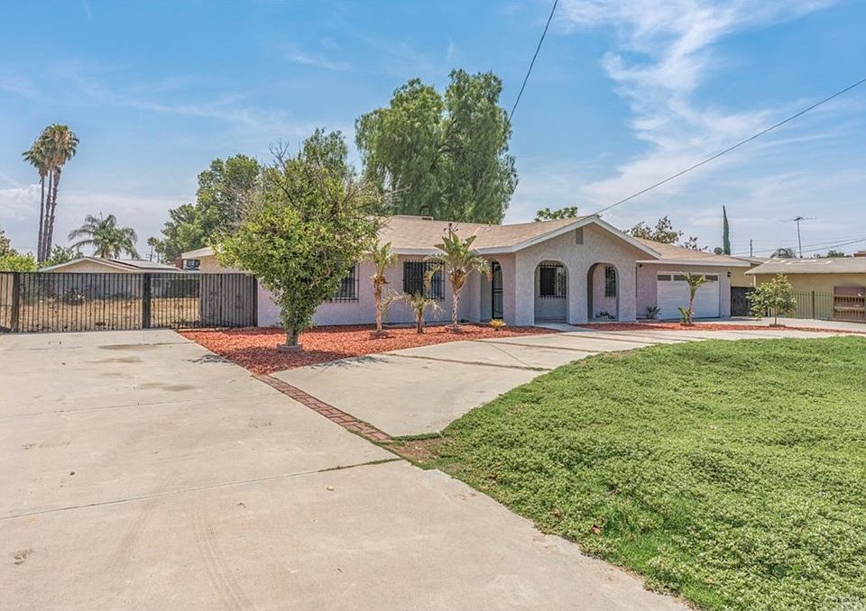 1st image of 9591 Acacia Ave #1