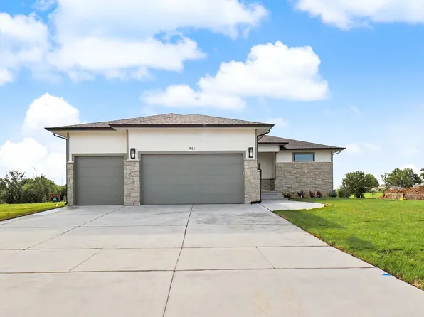 946 N Main St, Goddard, KS 67052