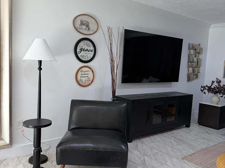 4534 N Lake Dr — Photo 15