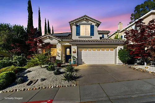 257 Golf Links St Photo 1