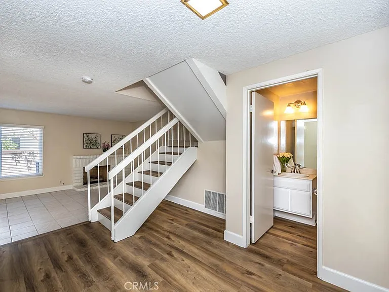 21 Ashbrook #102 — Photo 5