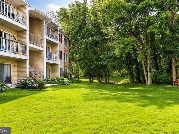 5th image of 17 Holly Ct