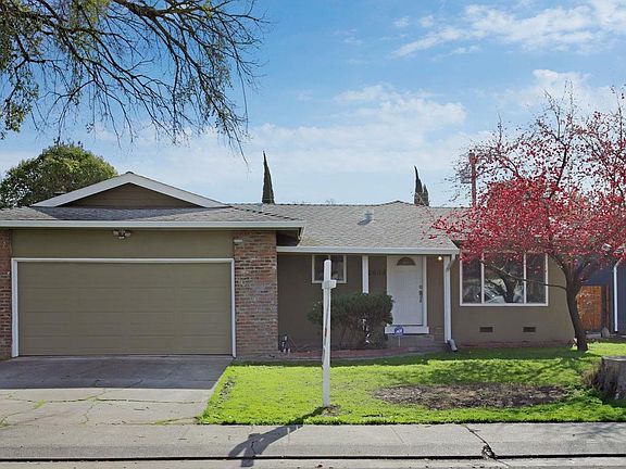 4th image of 2634 W Buttonwillow Avenue