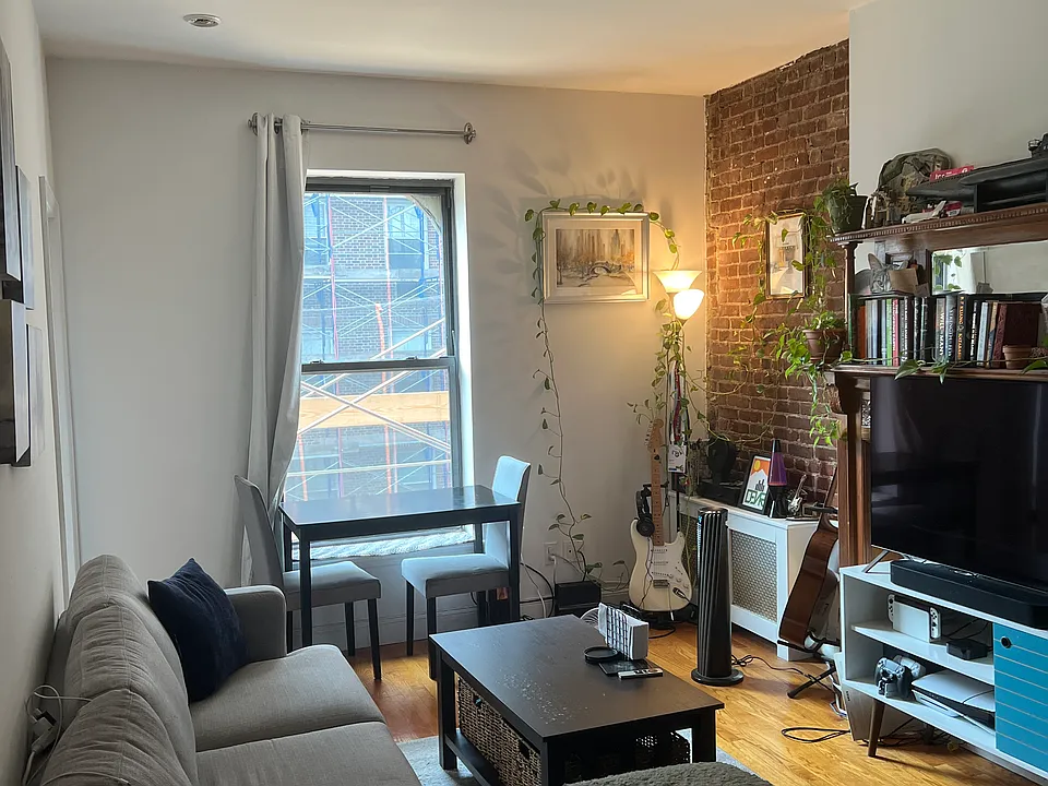 167 W 76th St #4F