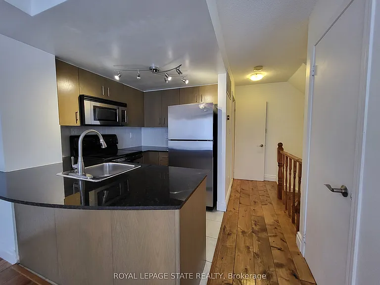 20 Laidlaw St #1122 — Photo 3