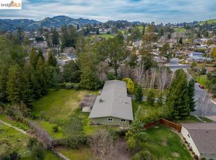 8 Rae Dr, Orinda, CA 94563